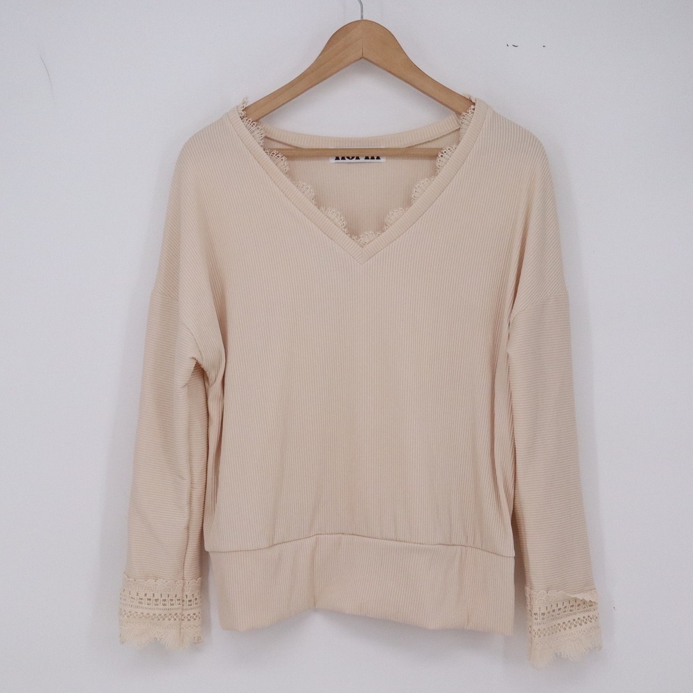 One Eleven North Top Womens M Ribbed Knit Cream Lace Trim V-Neck Excellent